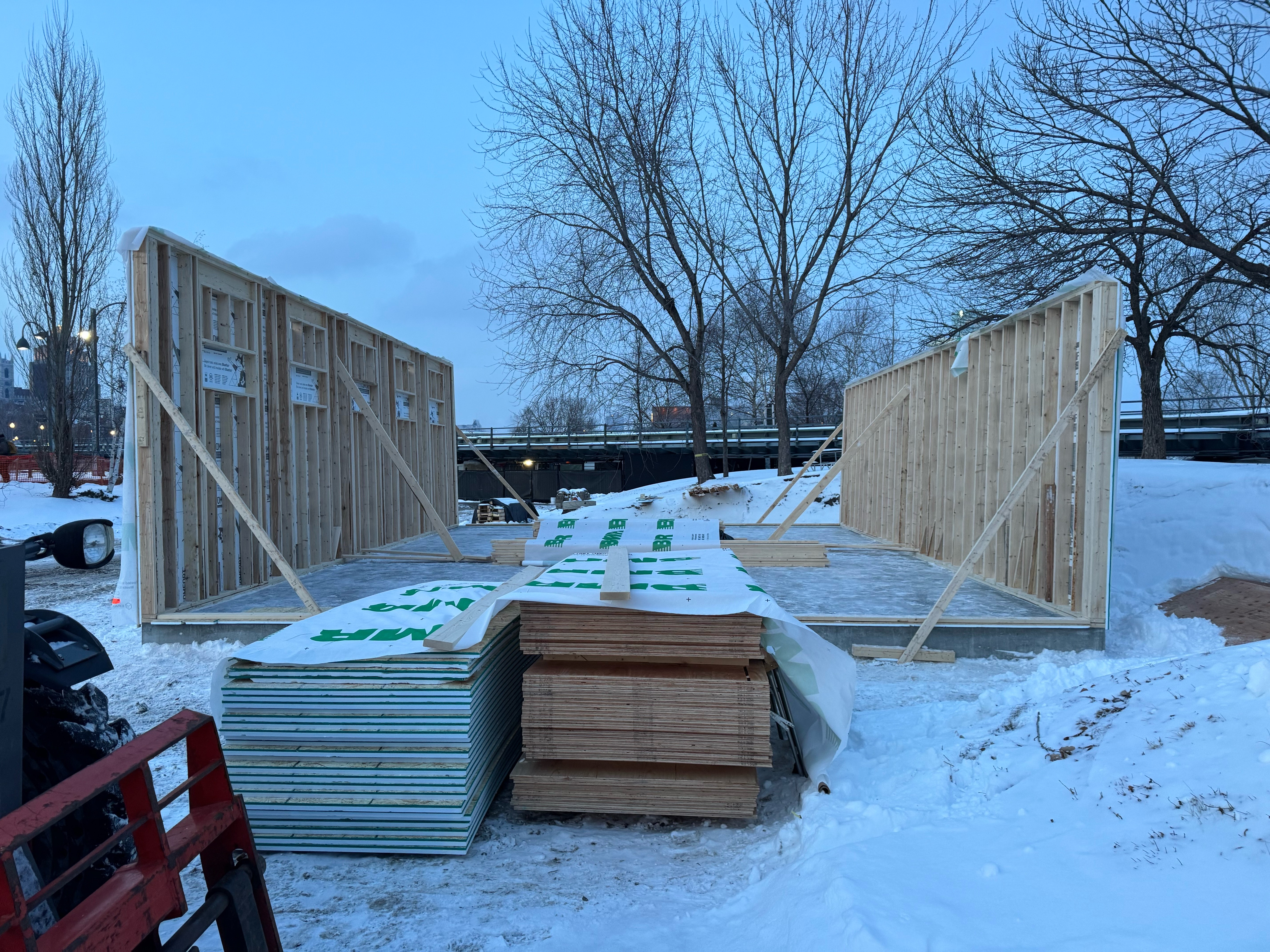 Buanderie industrielle Construction complète d’une buanderie moderne et fonctionnelle adaptée à un usage intensif.